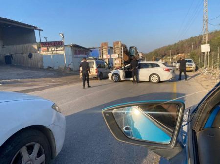 فيديو : الشرطة برفقة جرافات تقتحم منطقة ام الفحم